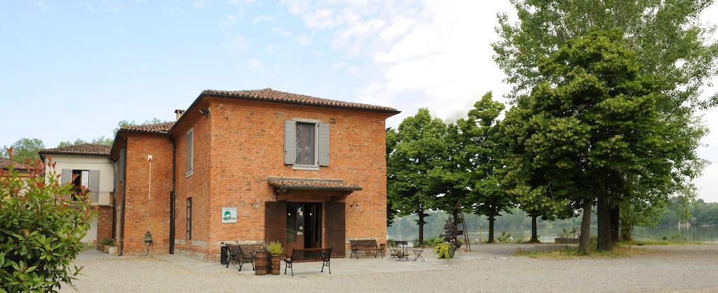 La Finestra Sul Po - Agriturismo Monticelli dʼOngina 외부 사진