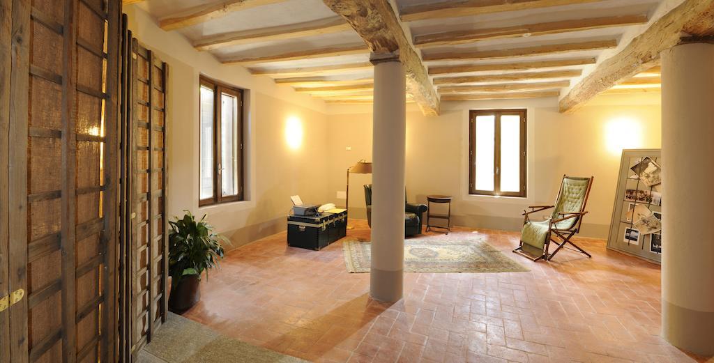 La Finestra Sul Po - Agriturismo Monticelli dʼOngina 외부 사진
