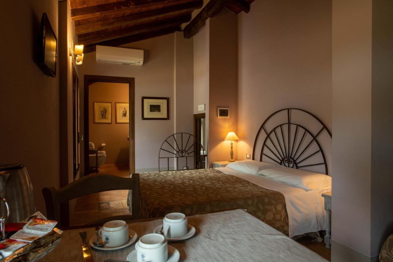 La Finestra Sul Po - Agriturismo Monticelli dʼOngina 외부 사진