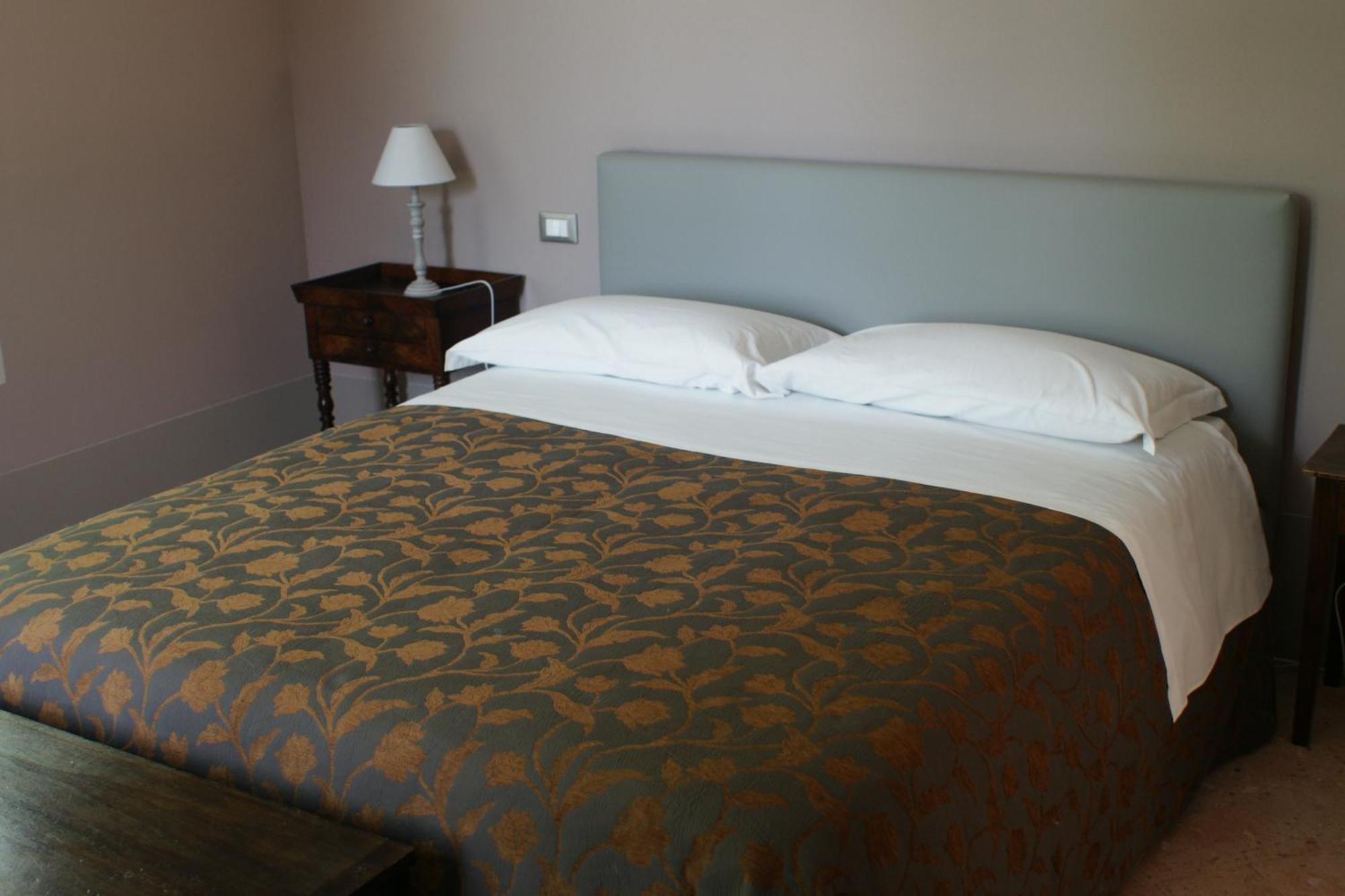 La Finestra Sul Po - Agriturismo Monticelli dʼOngina 외부 사진