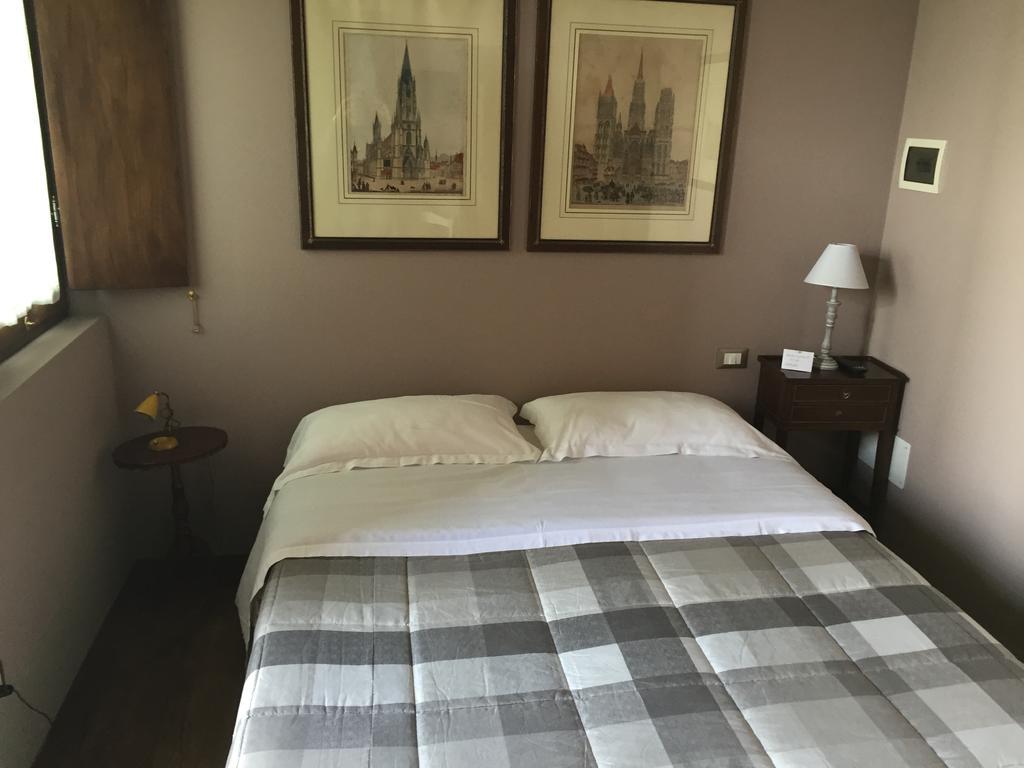 La Finestra Sul Po - Agriturismo Monticelli dʼOngina 객실 사진