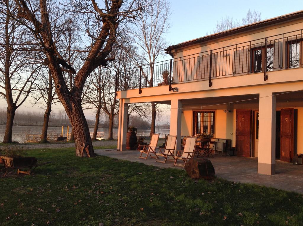 La Finestra Sul Po - Agriturismo Monticelli dʼOngina 외부 사진