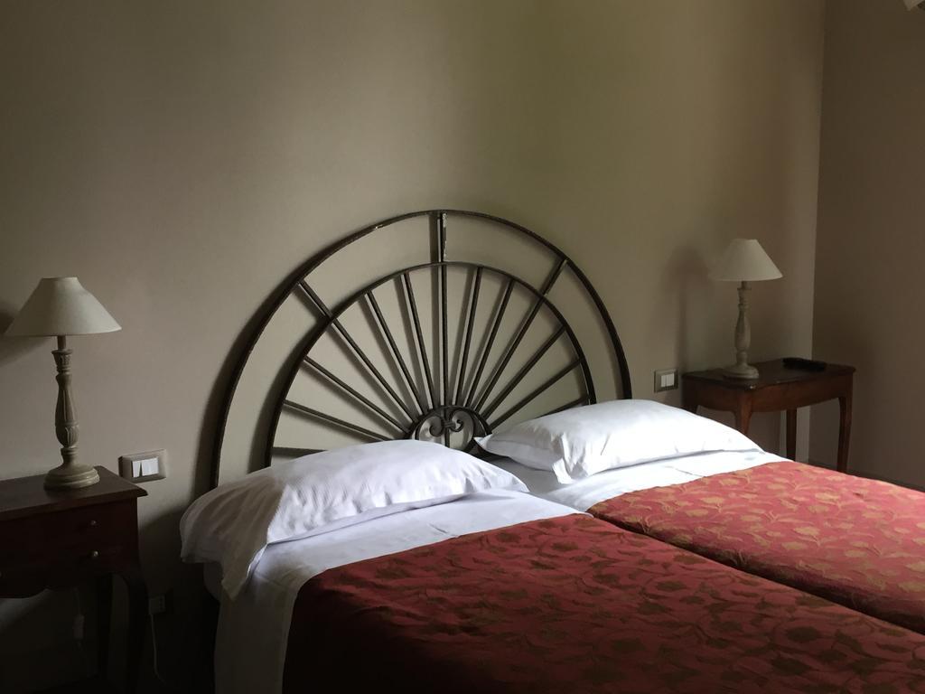 La Finestra Sul Po - Agriturismo Monticelli dʼOngina 외부 사진