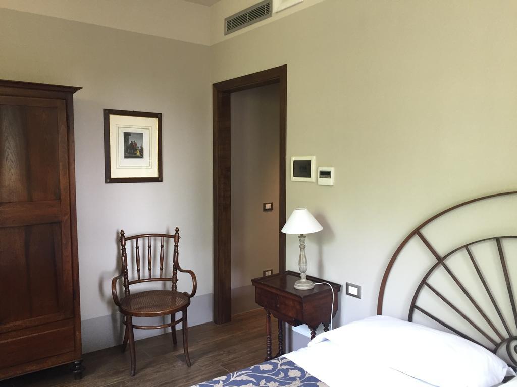 La Finestra Sul Po - Agriturismo Monticelli dʼOngina 외부 사진