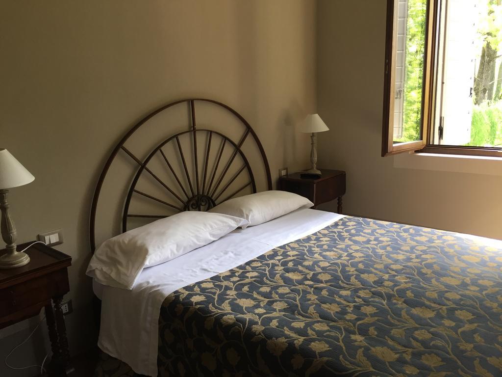La Finestra Sul Po - Agriturismo Monticelli dʼOngina 외부 사진